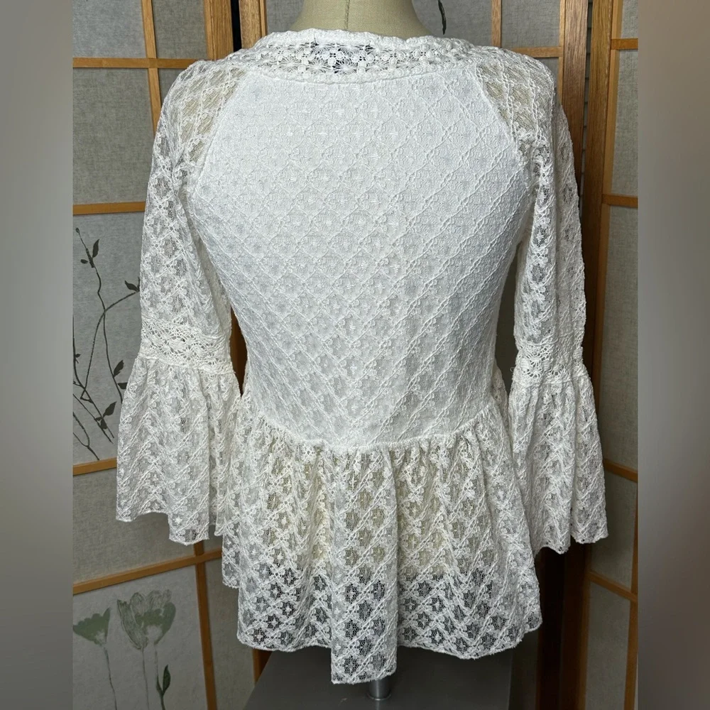 My Michelle babydoll style White Lace Peplum Blouse size M, but runs small